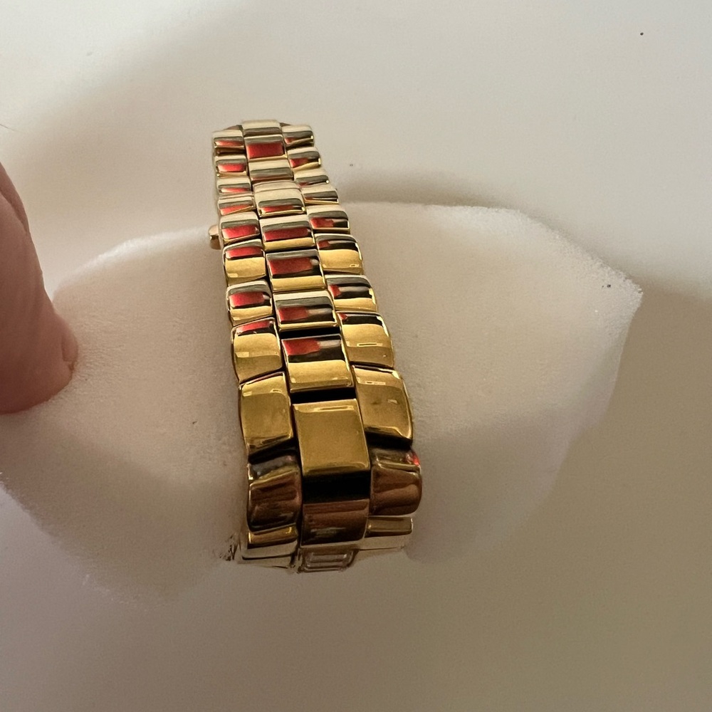 Roberto Cavalli Gold Crystal Watch - Picture 4 of 9